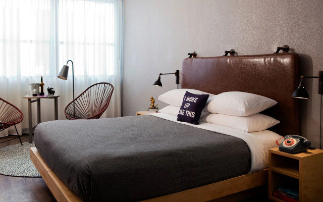 MOXY Seattle Downtown