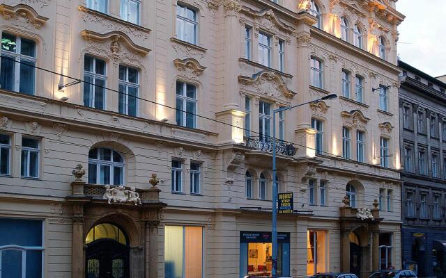 Отель Century Old Town Prague MGallery Collection Чехия, Прага - 5 отзывов об отеле, цены и фото номеров - забронировать отель Century Old Town Prague MGallery Collection онлайн вид на фасад