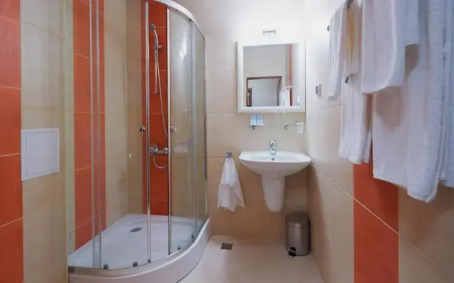 Coral Family Hotel