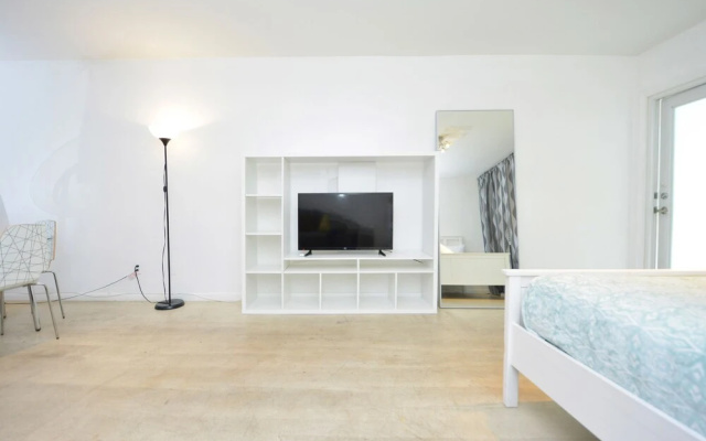 Art Deco Studio Apartments