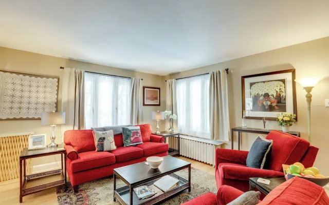 Yard & Grill: Centrally Located Denver Retreat!