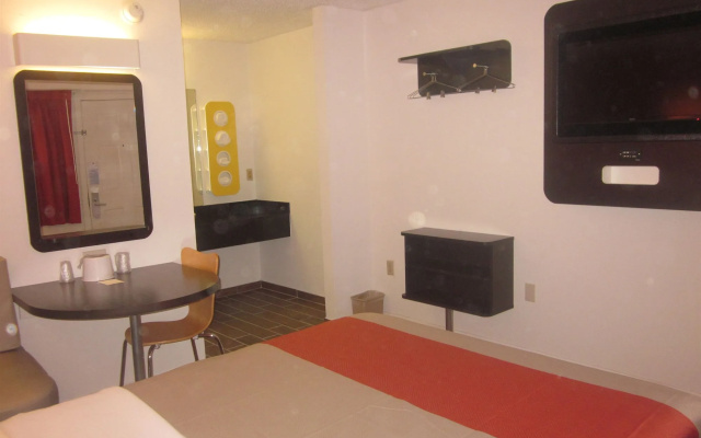Motel 6 Berea, KY