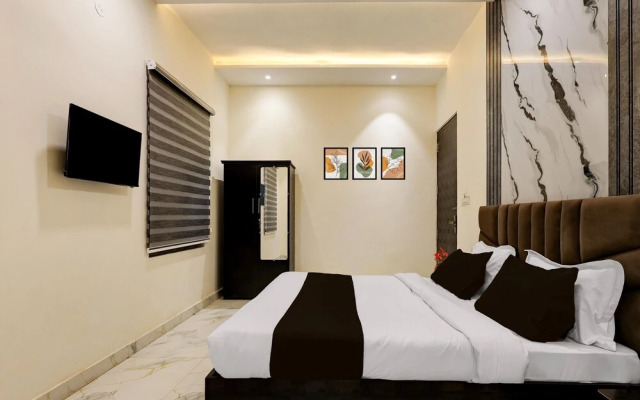 Deluxe Super Townhouse by OYO GT Road