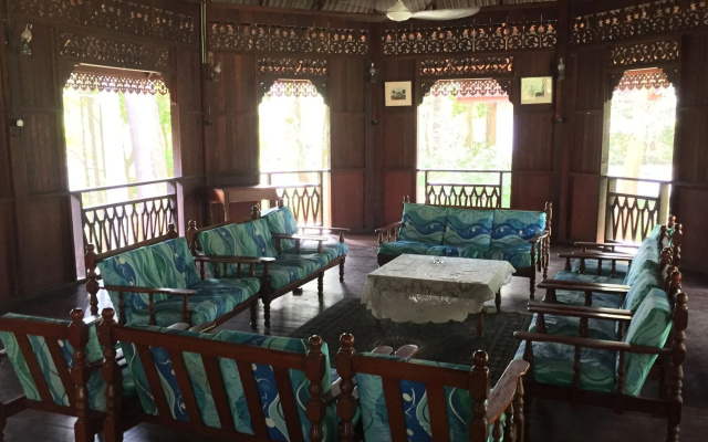 Kampung Tok Senik Hotel