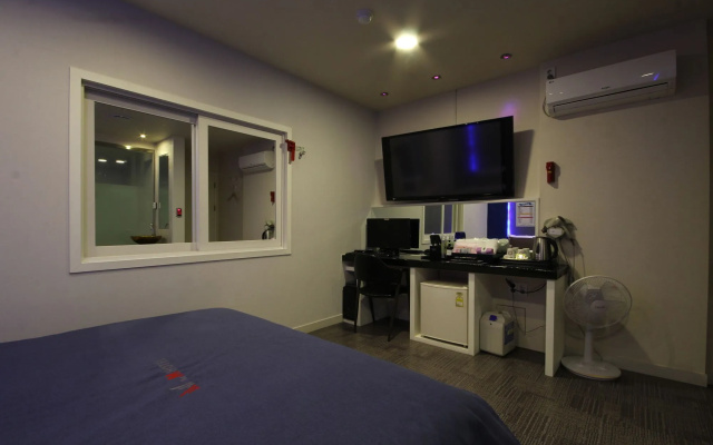 The M Hotel
