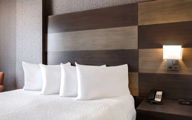 Days Inn by Wyndham Calgary South