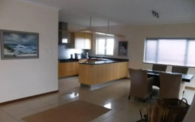 Helderview Hotel and Suites