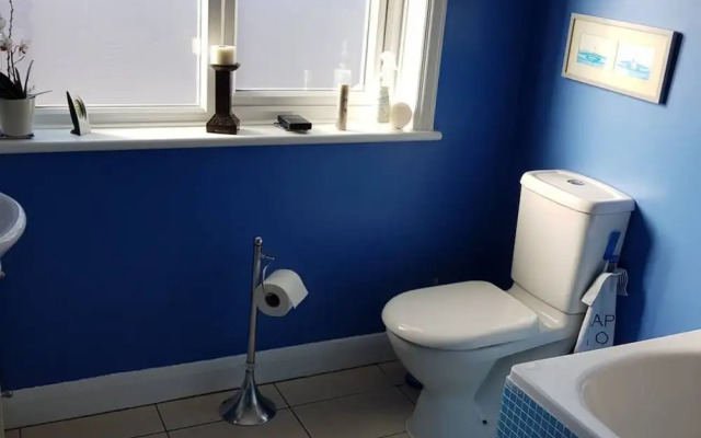 Spacious 2 Bedroom Flat in Acton