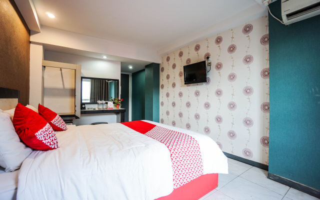 OYO 1318 Hotel Prince Boulevard