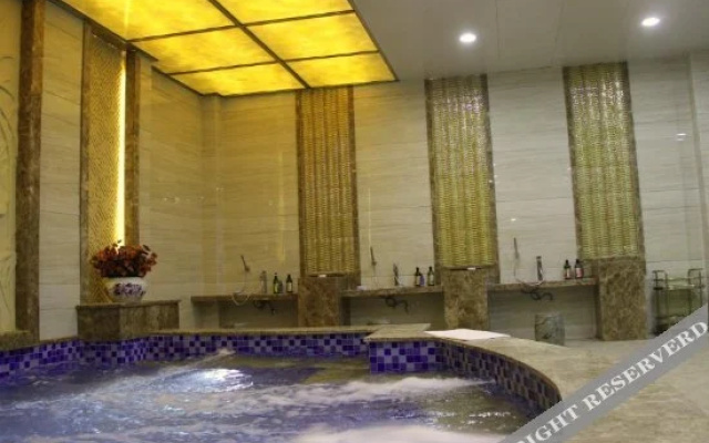 Mid-Levels Holiday Inn