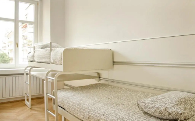 Apartment FIVE