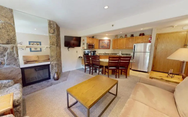 Laurelwood Condominiums Studio Premier Unit 403