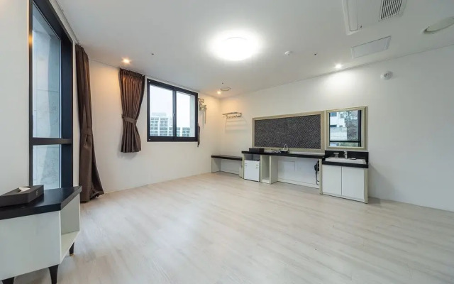 Yeosu Hotel (SOO)