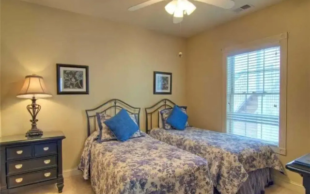 Magnolia Pointe 104-4887 Condo
