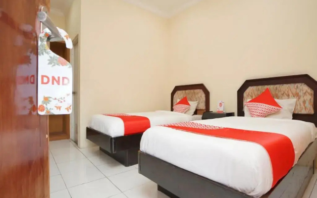OYO 2003 Female Guest House