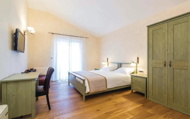 Stunning Home in Turcic With Wifi and 4 Bedrooms