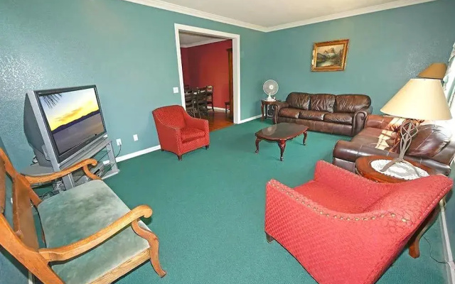 2184 Marshall Trail 5 Bedroom Home by RedAwning