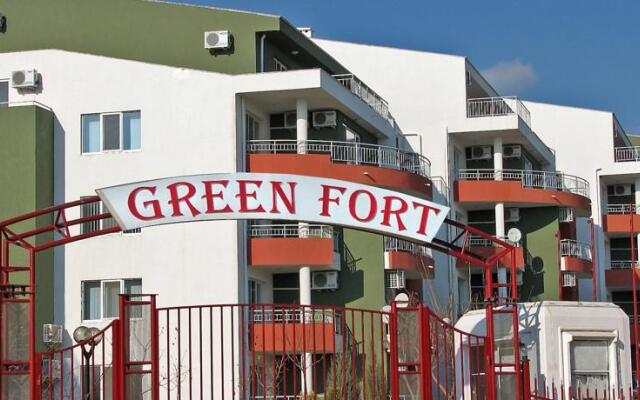 Отель Green Fort вид на фасад