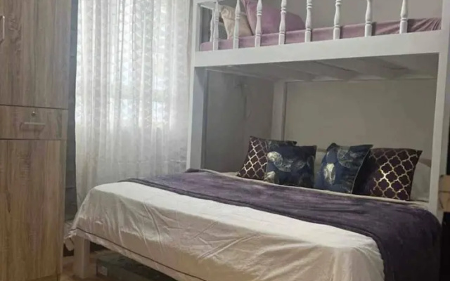 Romantic Purple 1-bedroom 5-8 pax in CDO