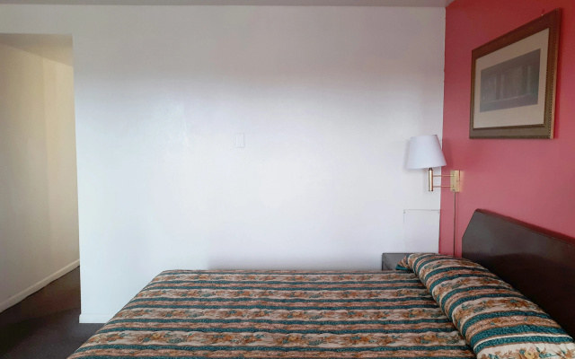 OYO Hotel Kings at Clovis
