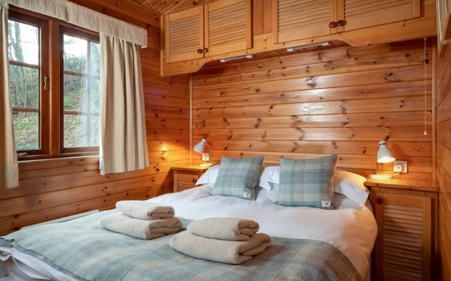 Twa Hoots Lodge
