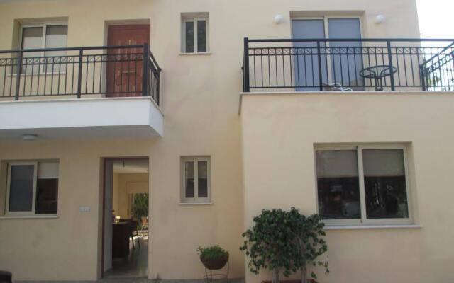Апартаменты Byreva Apartments вид на фасад