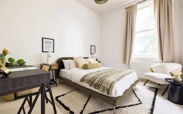 The Eltham Classic - Stunning 1bdr Flat With Garden