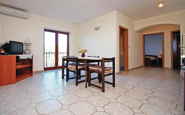 Beautiful Apartment in Jadrtovac With Wifi and 2 Bedrooms