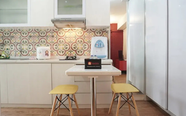 Cozy And Functional 1br Green Pramuka Apartment