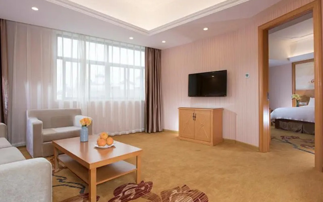 Vienna Hotel Guangxi Tianyang Ancient City High-Speed Railway Station