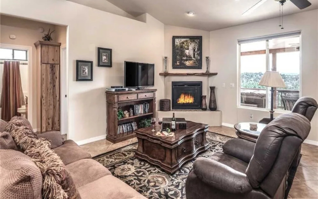 Casa Bien - Three Bedroom Cabin with Hot Tub