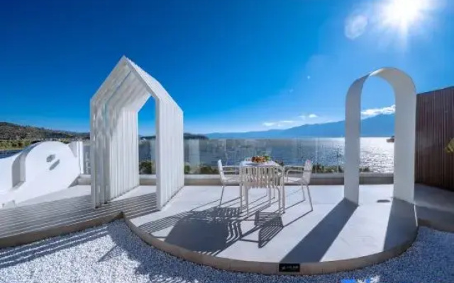 Xiaolu Chenke Island Neighbor Sea View Hotel (Erhai Branch)