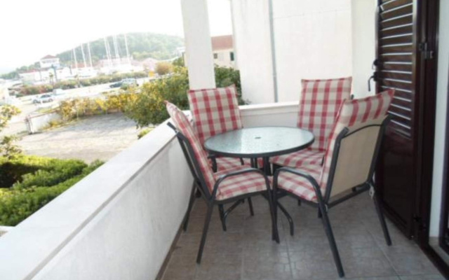Apartment Marko - 30m from beach; A2 Rogoznica, Riviera Sibenik
