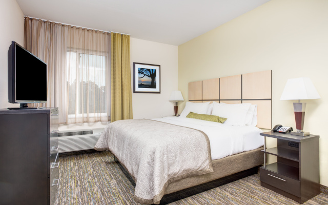 Candlewood Suites Cut Off by IHG