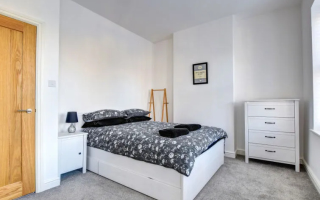 Holiday Home Ger y Taf