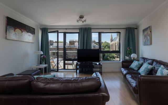 Апартаменты Hillhead Apartment with Roof terrace Глазго комната для гостей