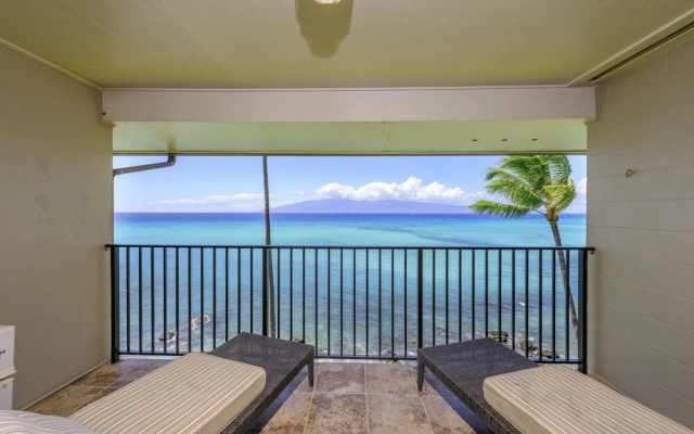 Noelani 304 3bdrm 2.5 Bath 3 Bedroom Condo by RedAwning