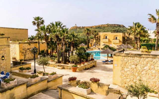 Tal Fanal Village
