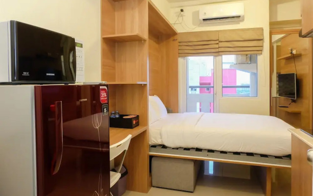 Modern Studio Apartment 28 On Top Of Green Pramuka Mall