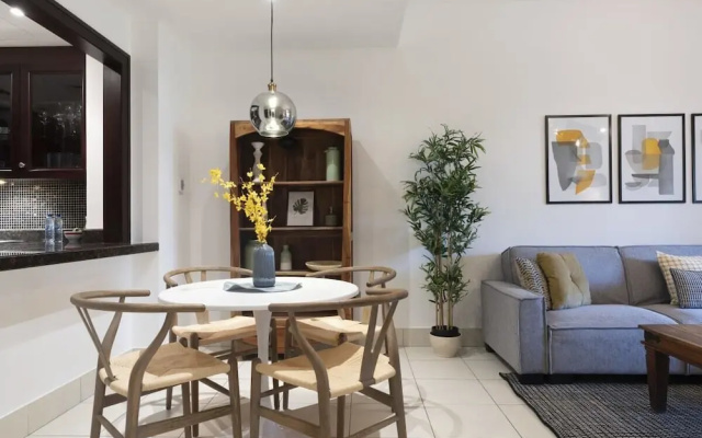 Serene Apartment in Dubai Old Town