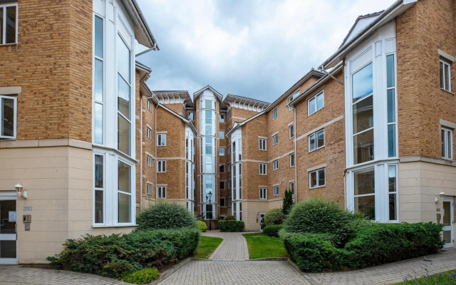 Reading Town Centre River View Serviced Apartments