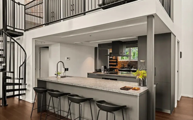 Stylish Riverside 2-bedroom Apartment in Teneriffe