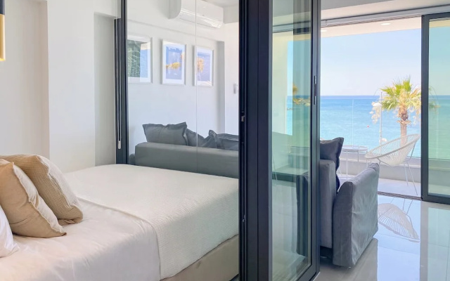 Phaedrus Living Marina Sea  214 Emerald