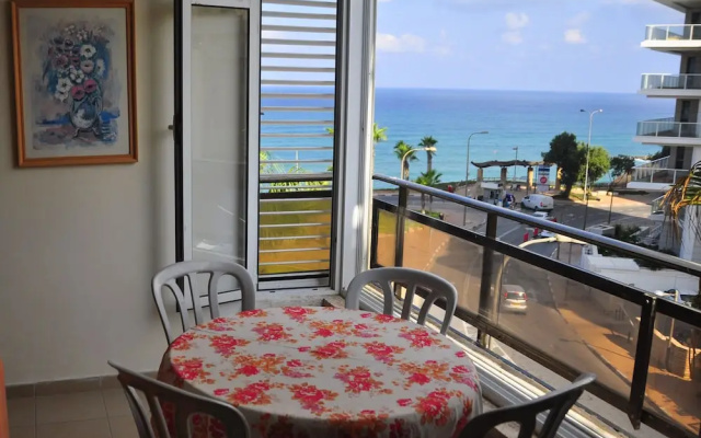 Yona Apartments