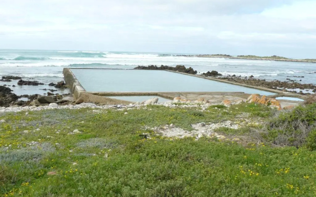 House of 2 Oceans