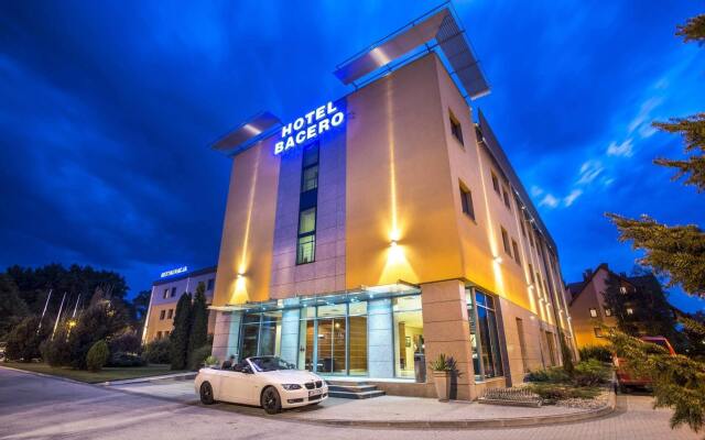 Hotel Bacero вид на фасад