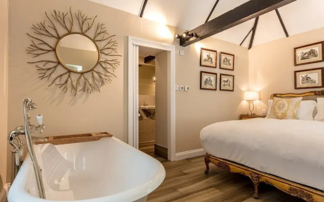 Cowdray Lodge