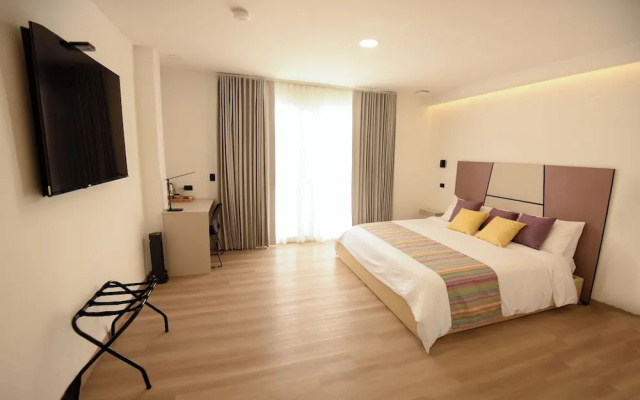 ELITHE Hotel