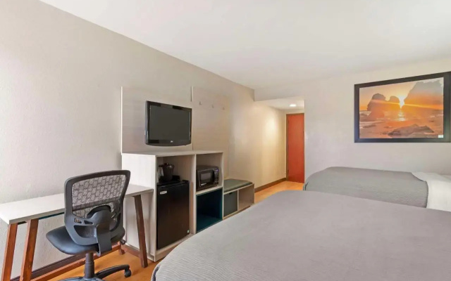 Holiday Inn Express Valley W Point Area
