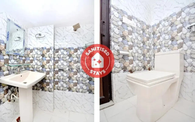 White House By OYO Rooms